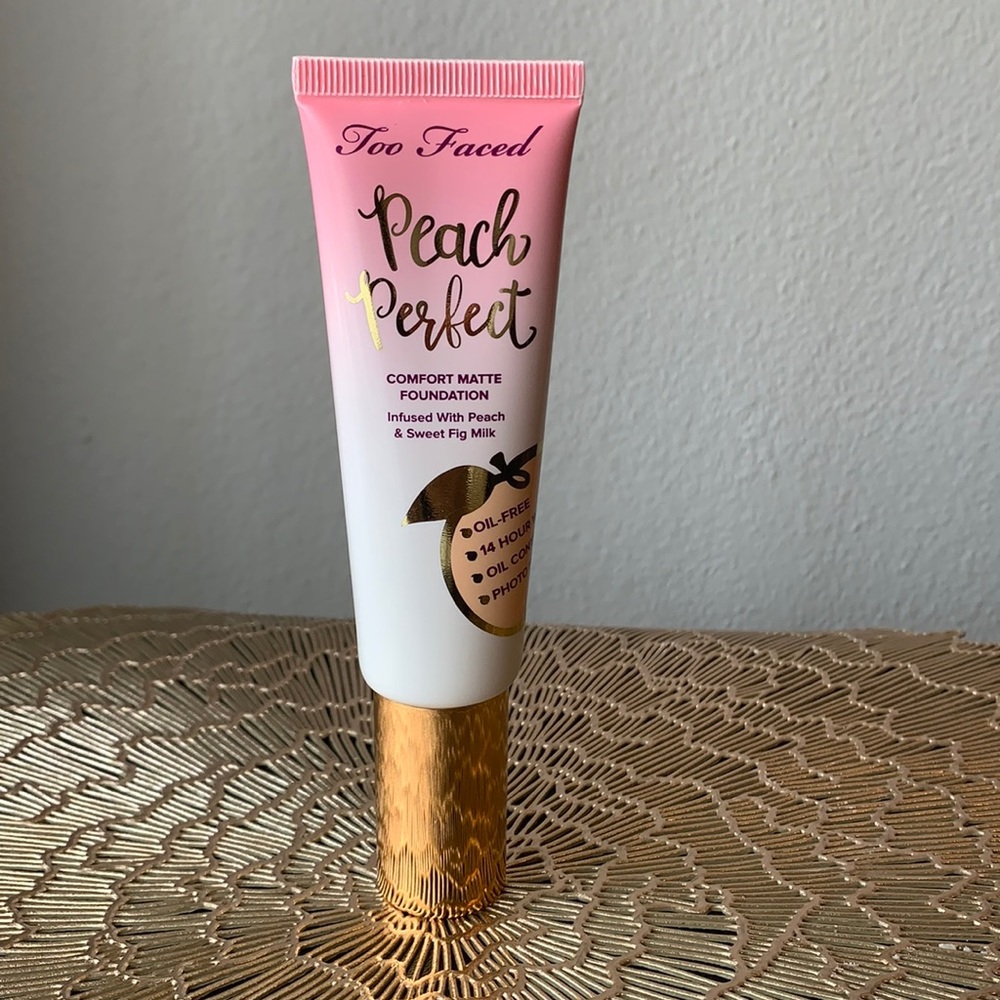 Shade: Warm Beige / Too Faced Peach Perfect
